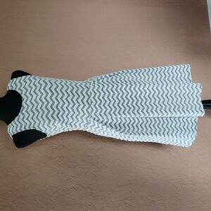 41 Hawthorn Midi Dress Gray/White Chevron Sleeveless Small